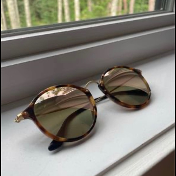 Ray Ban Sunglasses - Picture 1 of 2